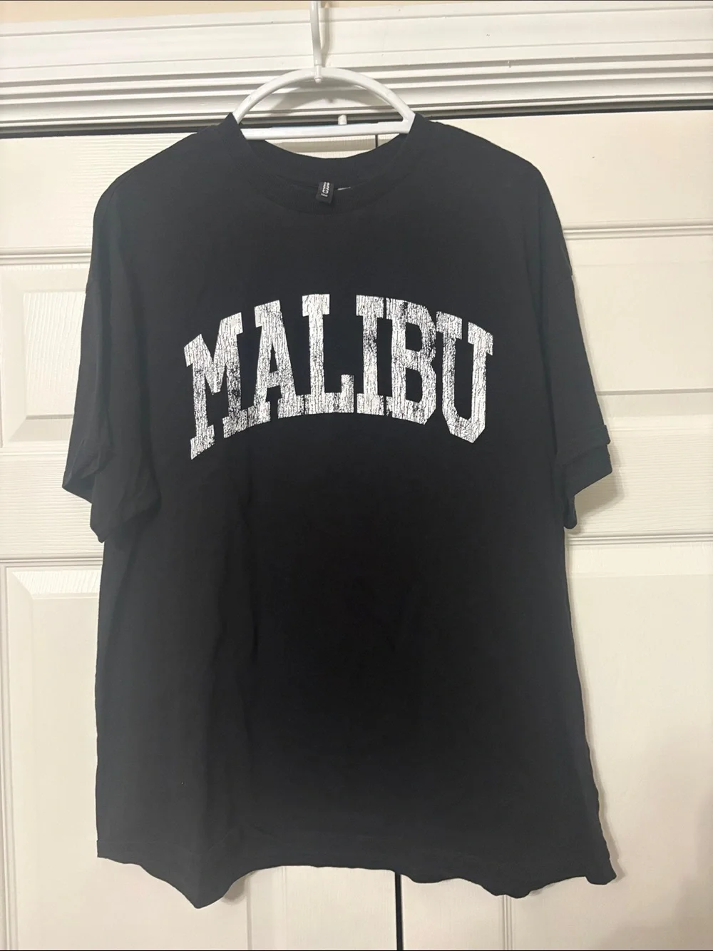 Men's Black 'Malibu' Graphic Tee - Classic Crew Neck